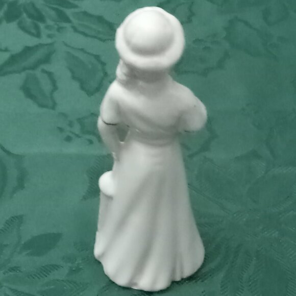 Vintage small white and gold girl figurine - Picture 2 of 2